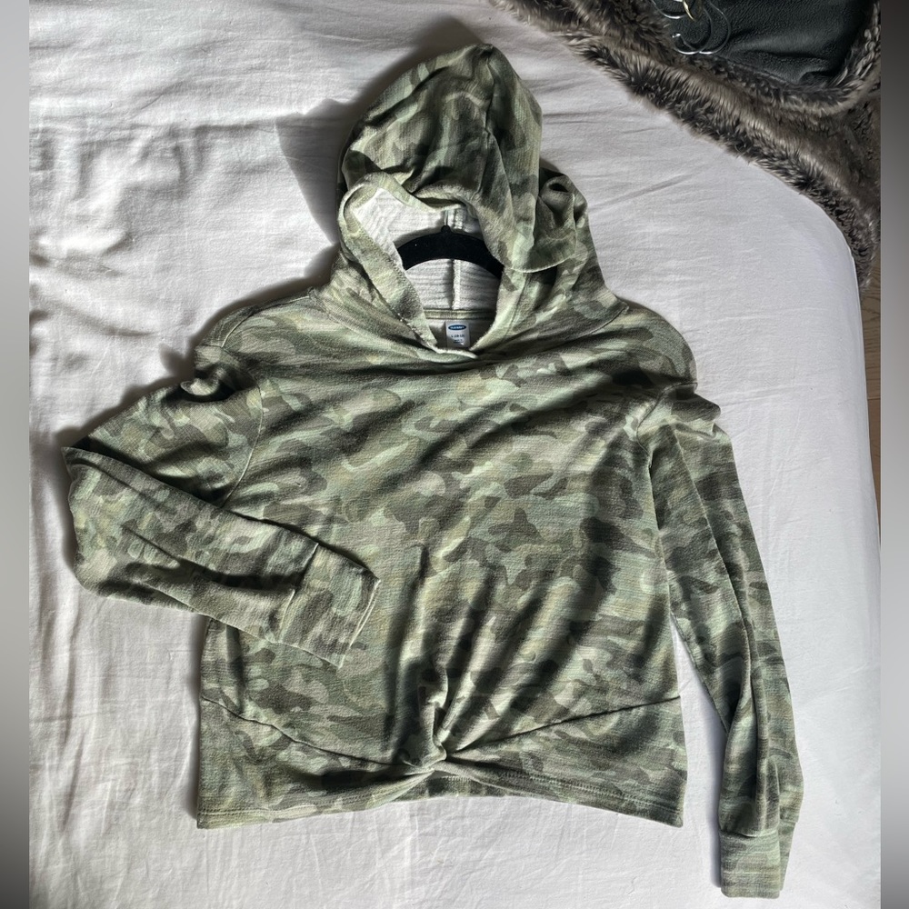 3/$15 Old navy 10/12 lightweight hoodie w/ small twisted waist detail